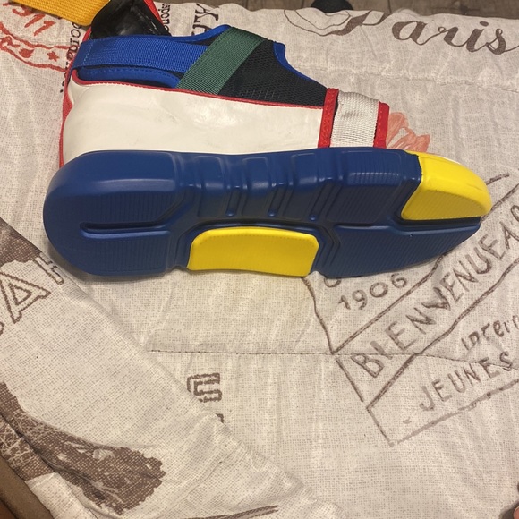 Size 8 or 7 they are heels but also Sandler with straps - Picture 2 of 4